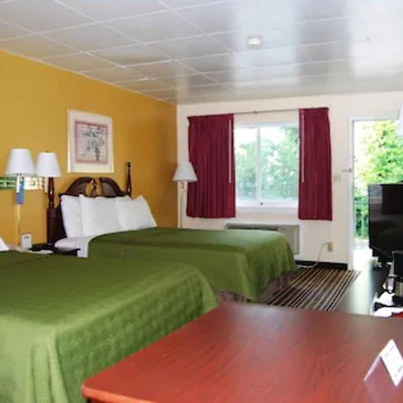 Travelodge By Wyndham Chambersburg Εξωτερικό φωτογραφία