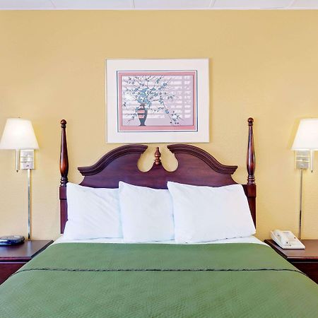 Travelodge By Wyndham Chambersburg Εξωτερικό φωτογραφία