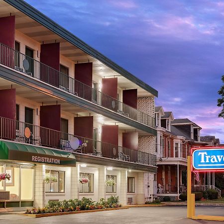 Travelodge By Wyndham Chambersburg Εξωτερικό φωτογραφία