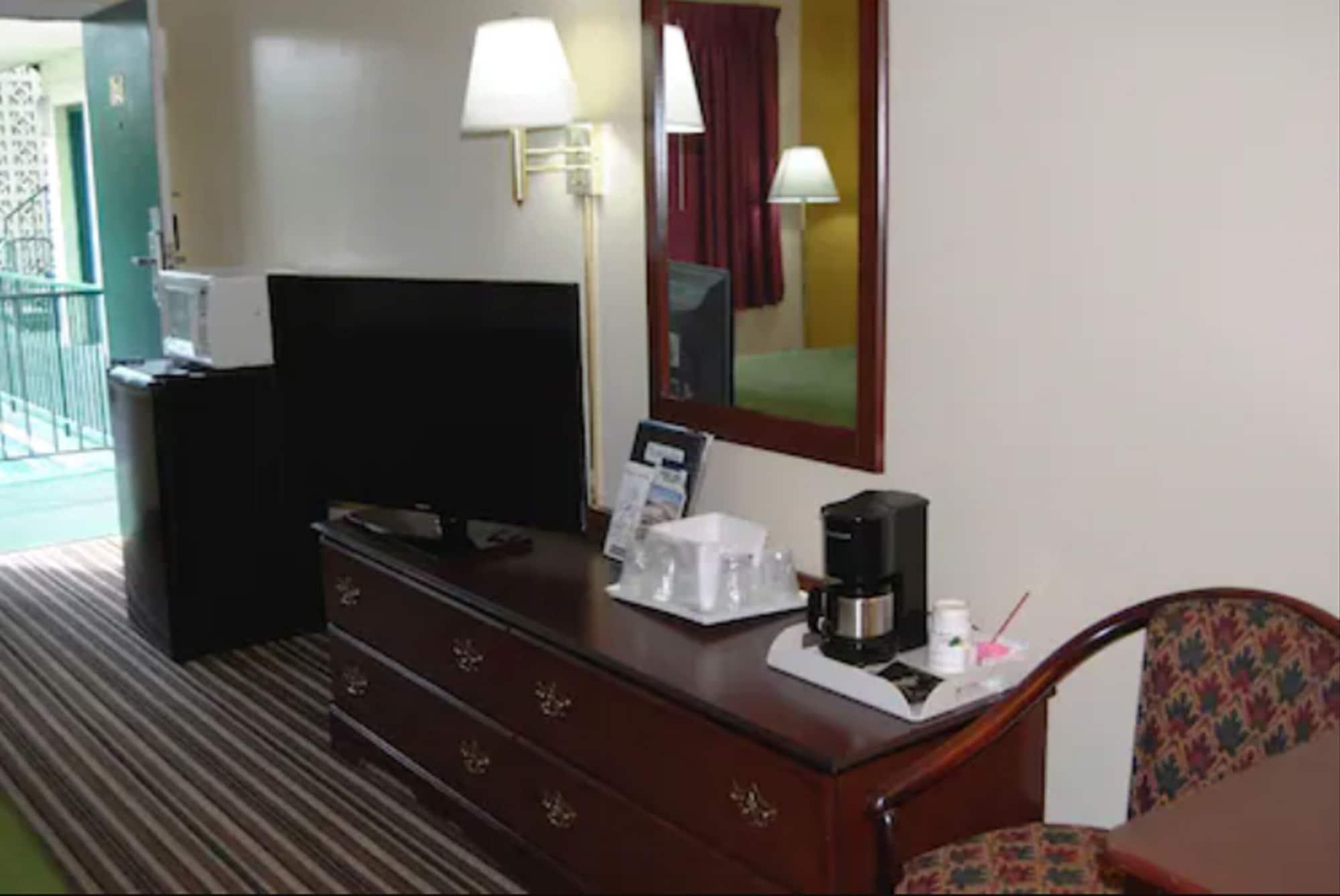 Travelodge By Wyndham Chambersburg Εξωτερικό φωτογραφία