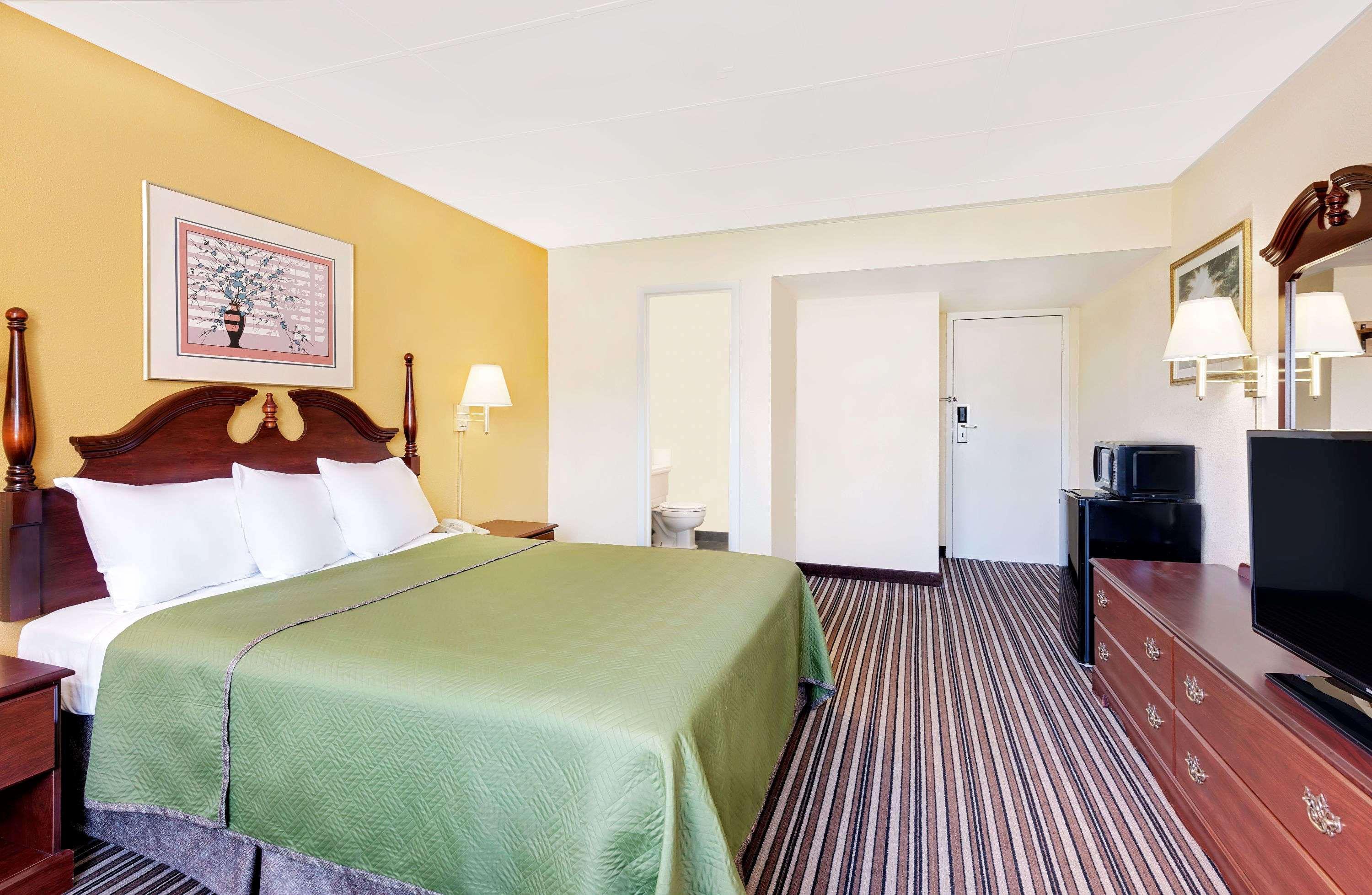 Travelodge By Wyndham Chambersburg Εξωτερικό φωτογραφία