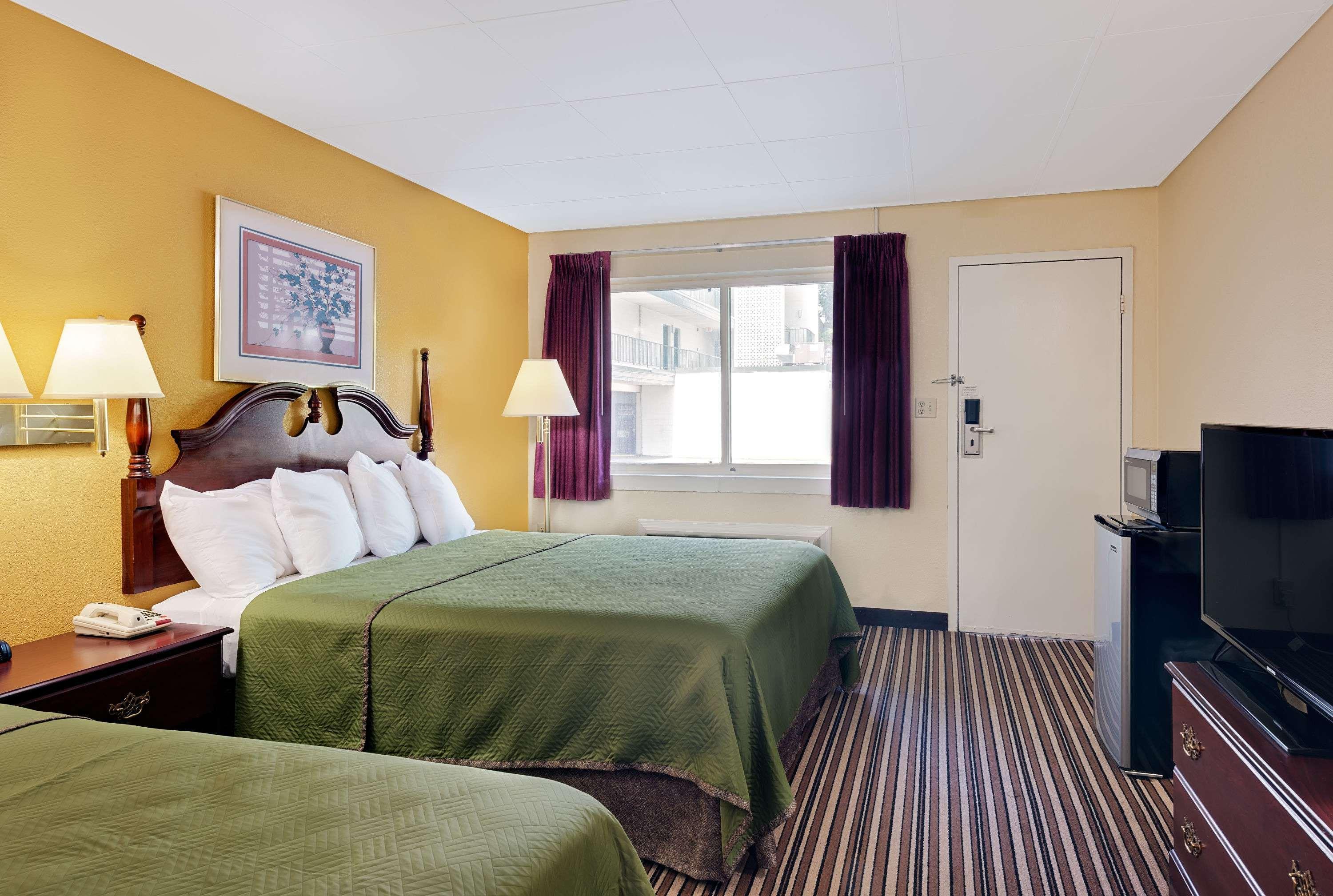 Travelodge By Wyndham Chambersburg Εξωτερικό φωτογραφία