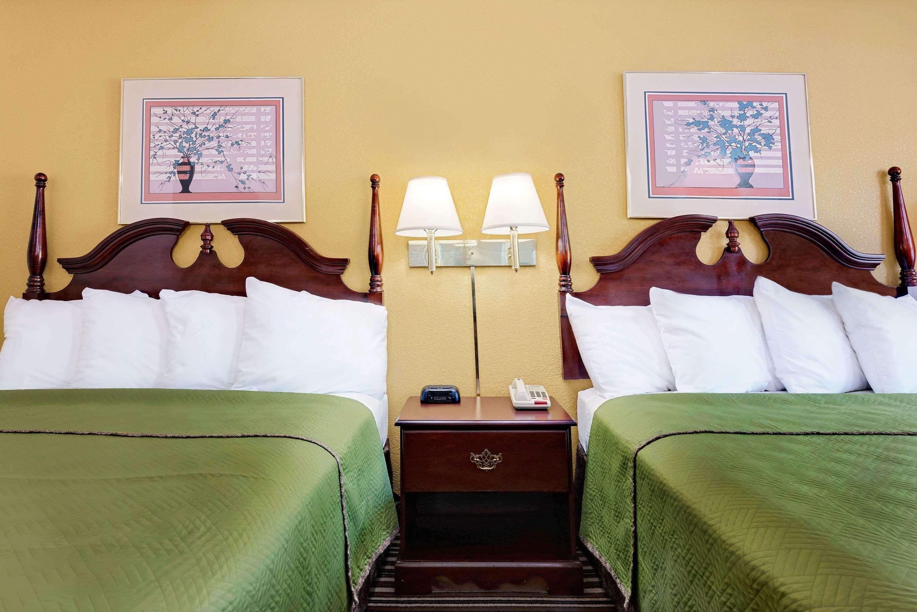 Travelodge By Wyndham Chambersburg Εξωτερικό φωτογραφία