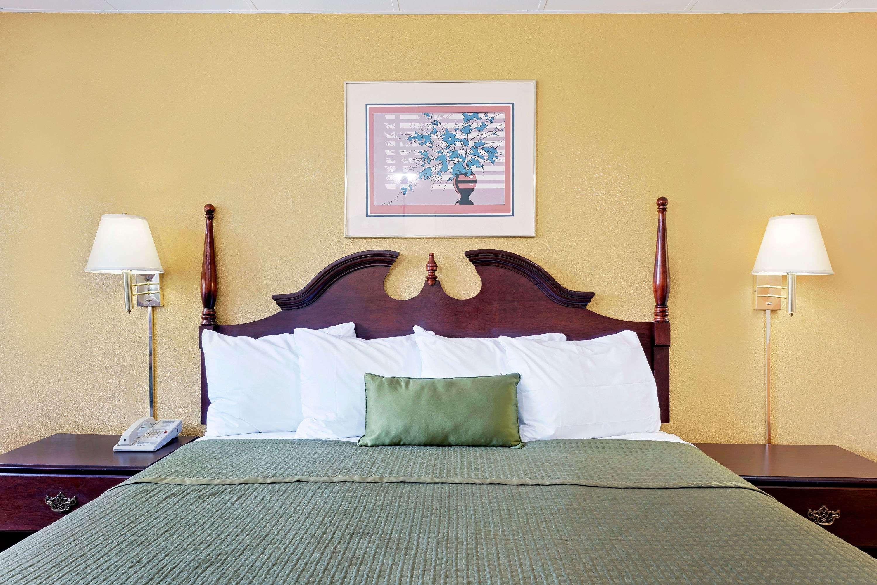Travelodge By Wyndham Chambersburg Εξωτερικό φωτογραφία
