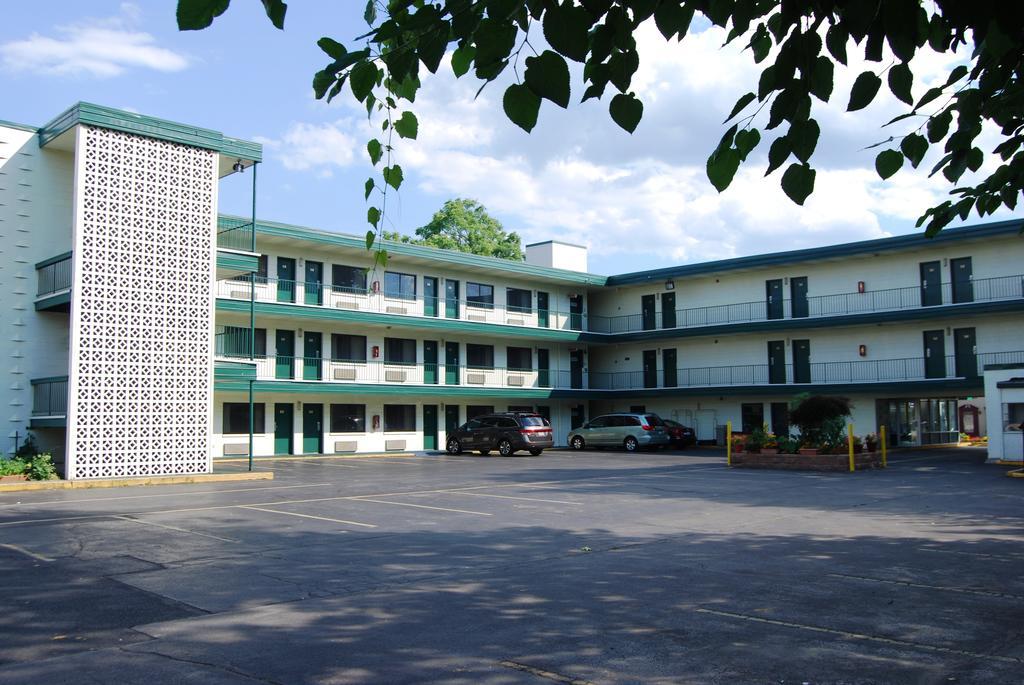Travelodge By Wyndham Chambersburg Εξωτερικό φωτογραφία