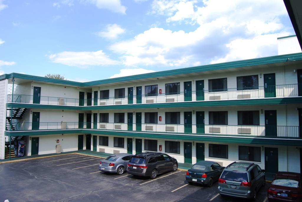 Travelodge By Wyndham Chambersburg Εξωτερικό φωτογραφία