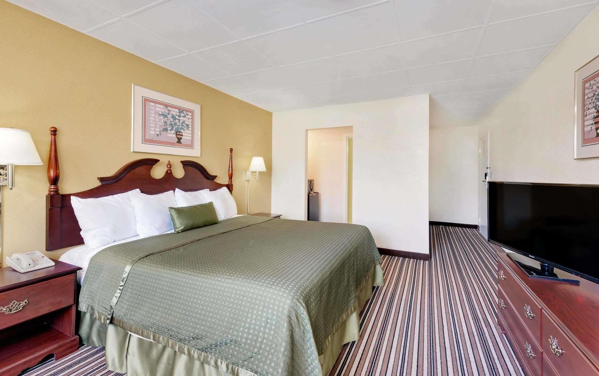 Travelodge By Wyndham Chambersburg Εξωτερικό φωτογραφία